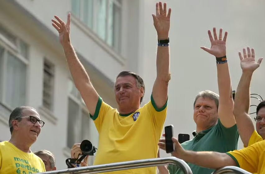 O ex-presidente Jair Bolsonaro no ato do 7 de setembro de 2024 na Avenida Paulista, em São Paulo, ao lado do pastor Silas Malafaia (à esq.) e o governador Tarcísio de Freitas (Republicanos-SP)
