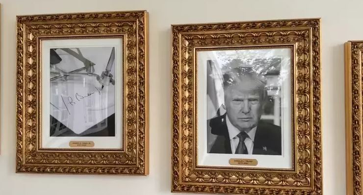 O quadro do ex-presidente democrata, Joe Biden, foi subsituído pelo de uma máquina de assinar