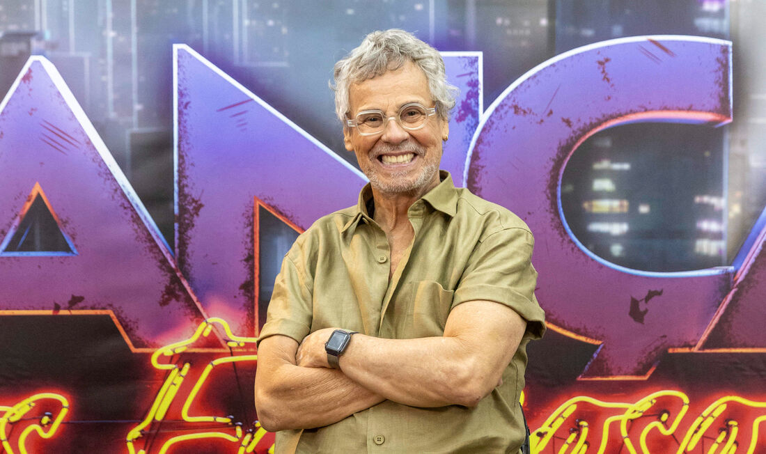 O coreógrafo Carlinhos de Jesus é um dos jurados técnicos da 'Dança dos Famosos', do 'Domingão com Huck' (TV Globo)