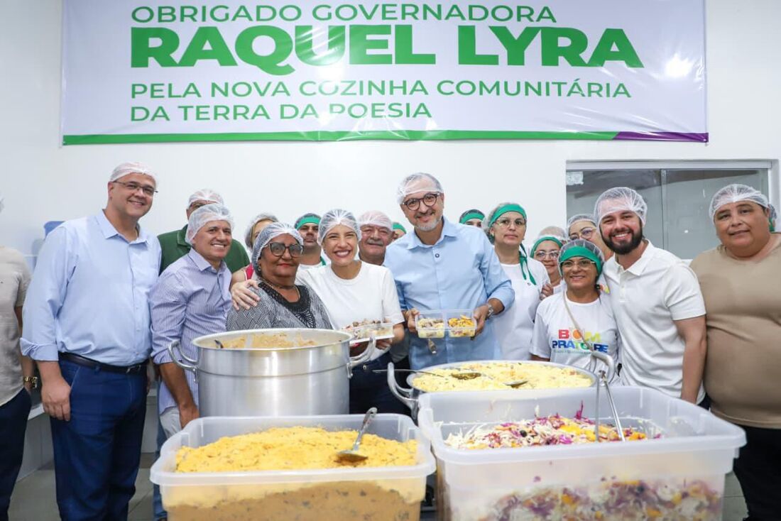 Governadora Raquel Lyra começou visita ao Sertão do Pajeú inaugurando cozinha comunitária em São José do Egito
