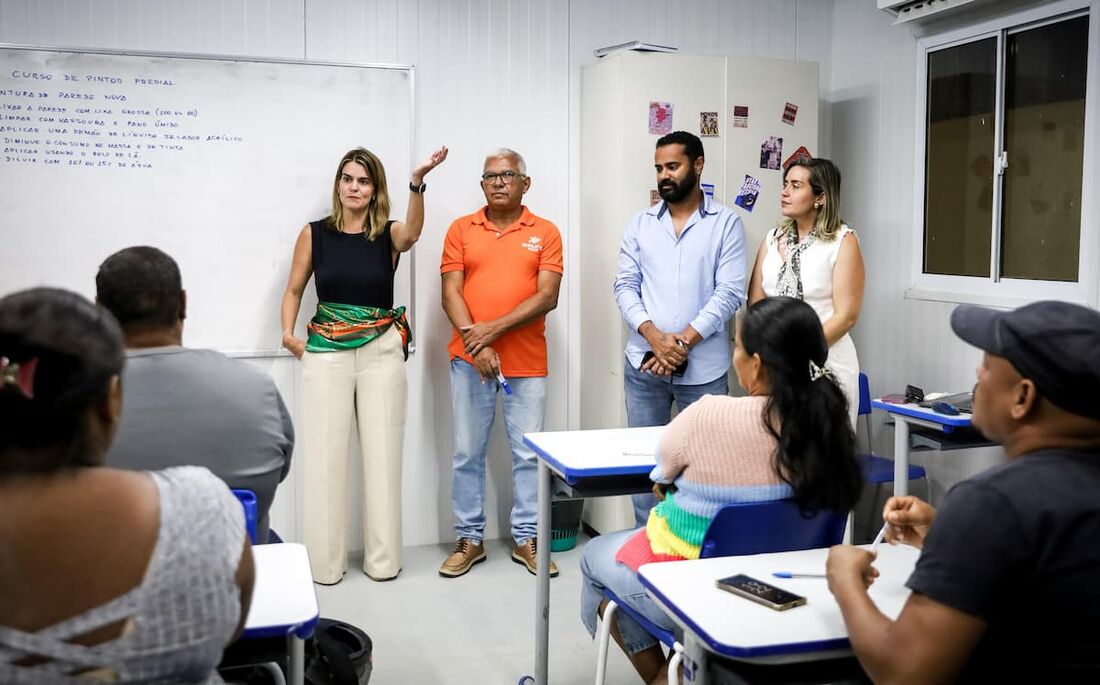 Curso de pintura na Comunidade do Pilar iniciou nesta segunda (8)