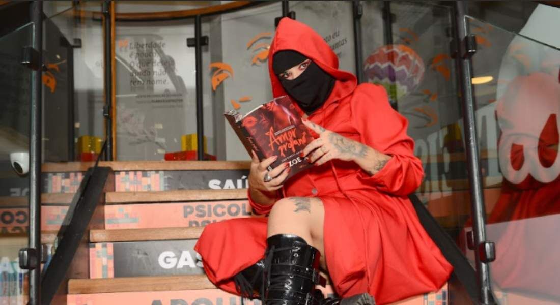 Zoe X lança "Amor Profano", sue novo romance, na Bienal PE