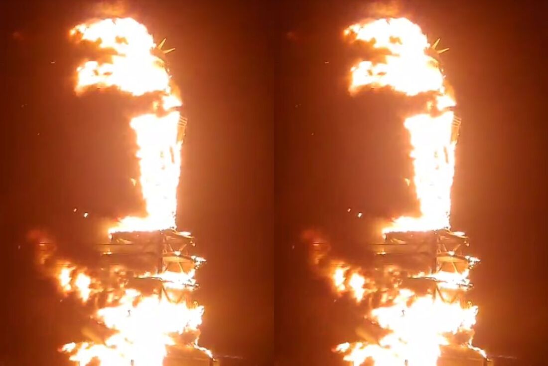 Estátua da Havan de Petrolina em chamas