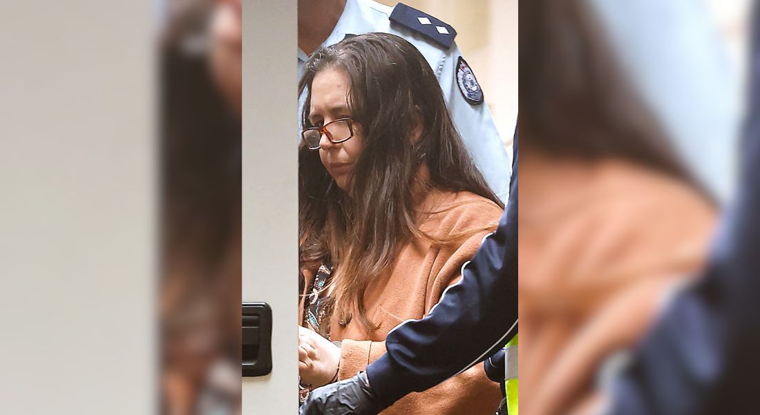 Erin Patterson deixa a Suprema Corte de Victoria após ser condenada à prisão perpétua pelo envenenamento de parentes com cogumelos letais