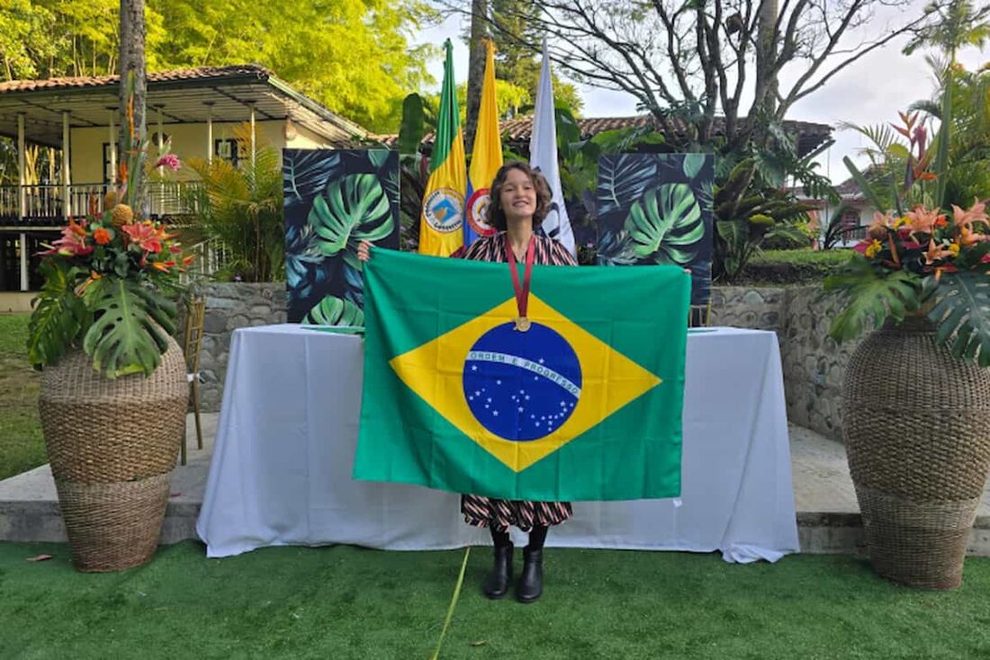 Pernambucana conquista medalha de ouro na 18ª Olimpíada Iberoamericana de Biologia, na Colômbia