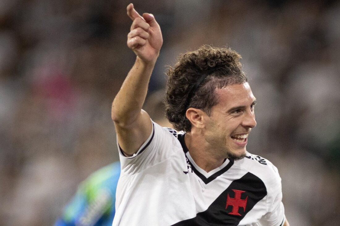 Nuno marcou um dos gols da partida para o Vasco