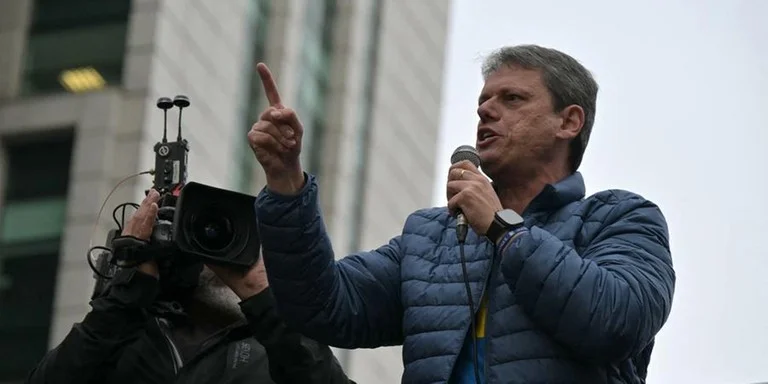 Ideia de Tarcísio é intensificar a pressão pela anistia a Jair Bolsonaro (PL), sobretudo após a sentença contra o ex-presidente