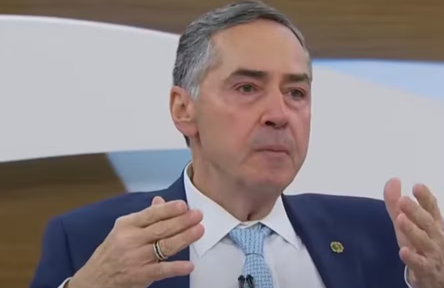 O presidente do STF, ministro Luís Roberto Barroso, durante o Roda Viva 