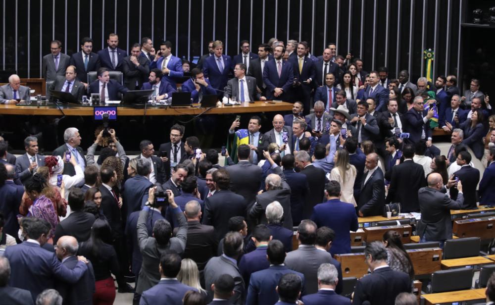 Os deputados votaram nesta quarta-feira o requerimento de urgência para o projeto de anistia aos envolvidos nos atos de 8 de janeiro