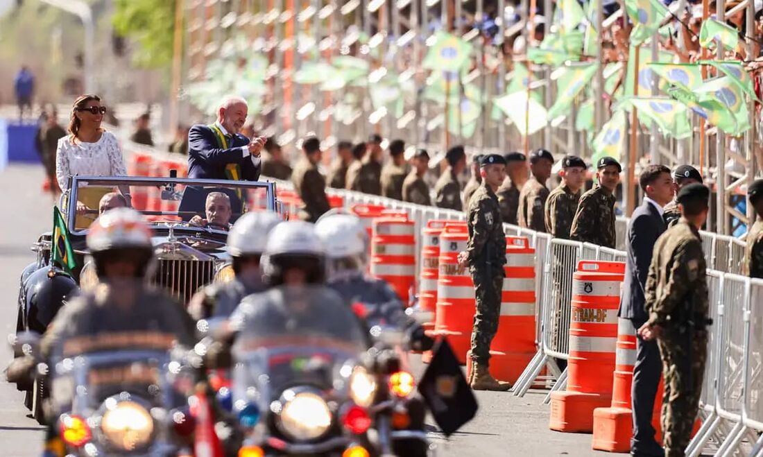 Presidente Lula acompanha o desfile do 7 de Setembro em Brasília
