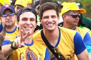 Ex-prefeito de Petrolina, Miguel Coelho (União Brasil) participa da cavalgada de Canhotinho ao lado do prefeito do Recife, João Campos (PSB)