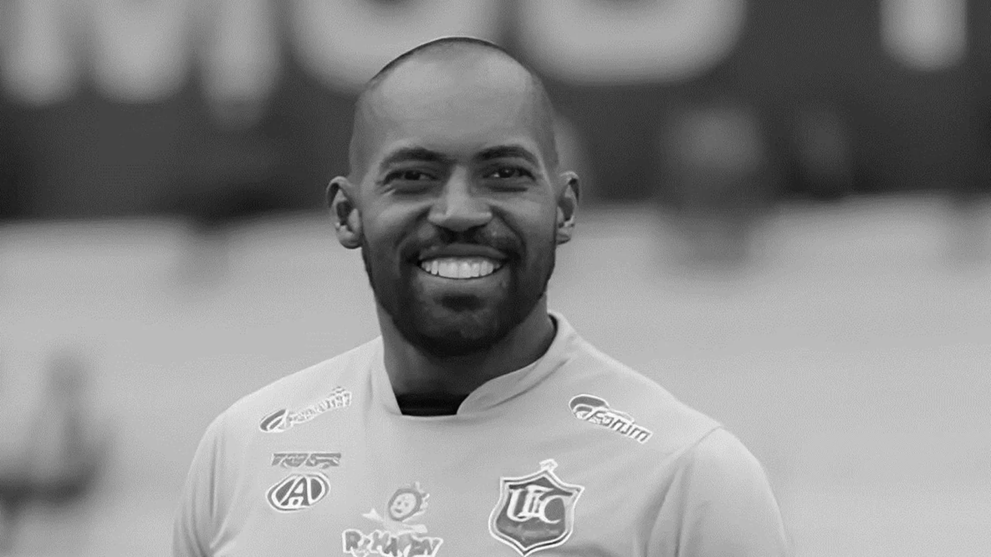 Neneca, ex-goleiro de Guarani e Santo André, morre aos 45 anos