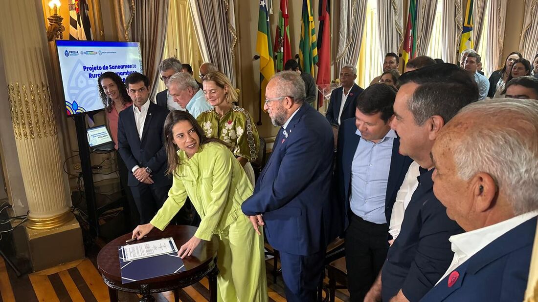 Após sancionar autorização de empréstimo, governadora afirma ser hora de ir buscar recursos