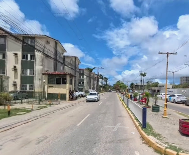 Incêndio aconteceu na Avenida Vasco Rodrigues, em Peixinhos, Olinda