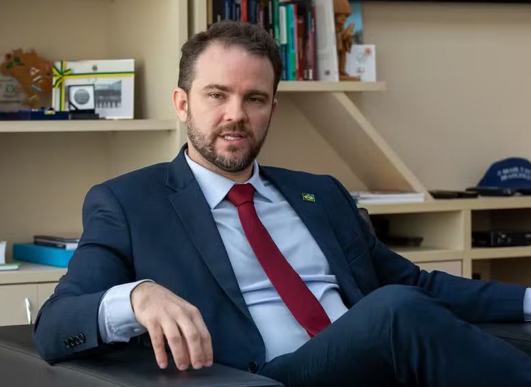 Para o secretário executivo da Fazenda, Dario Durigan, a decisão do governo de desistir do projeto de moderação de conteúdo nas redes sociais dá condições para que as regras de aumento de concorrência sejam bem-recebidas no Parlamento