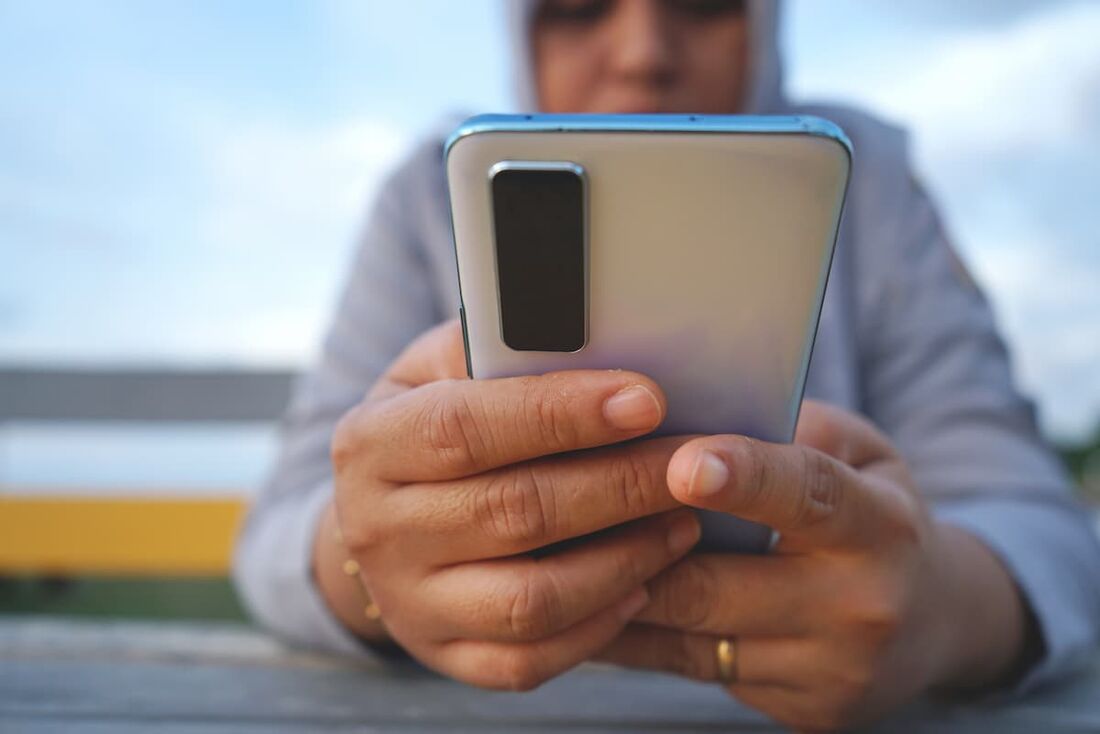 A emblemática lei de segurança para chatbots foi uma das várias normas sancionadas nesta segunda-feira por Newsom para evitar que as plataformas de IA causem prejuízos aos usuários