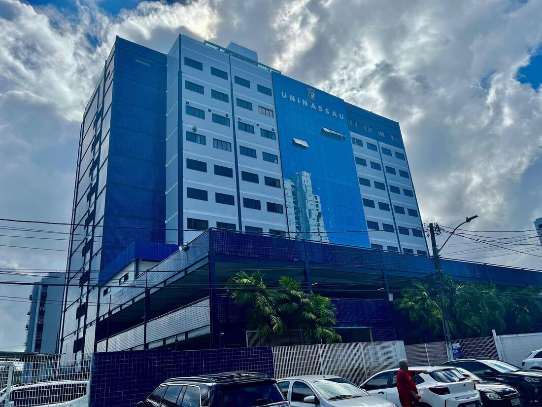 A Uninassau está lançando  também o ProfissionAIs, um ecossistema que une tecnologia e educação,  para preparar estudantes e profissionais para o mercado