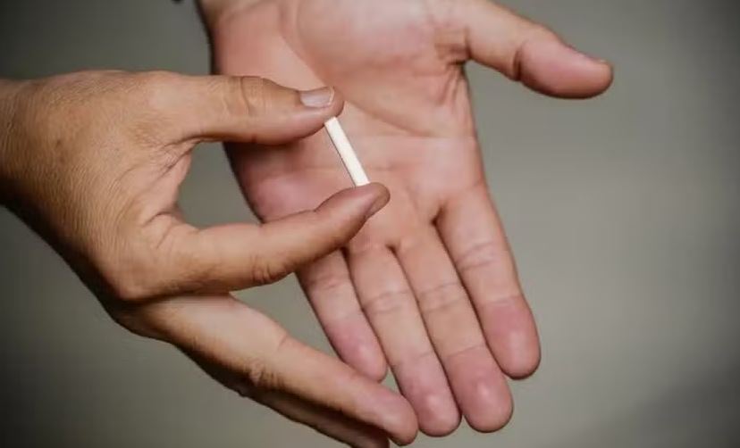 Implante hormonal - medida vale para mulheres com idade entre 18 e 49 anos