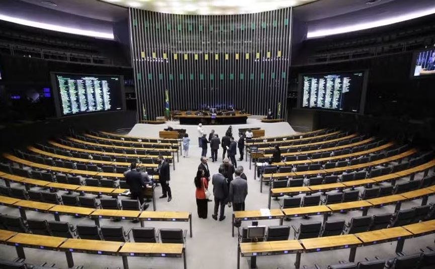 Resistências incluem dificuldades políticas e jurídicas