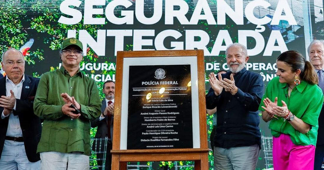 Lula fez referência às ações de governo dos Estados Unidos de enviar navios de guerra para a costa da Venezuela, país amazônico no sul no Caribe, com o argumento de enfrentar ameaças de cartéis de drogas latino-americanos