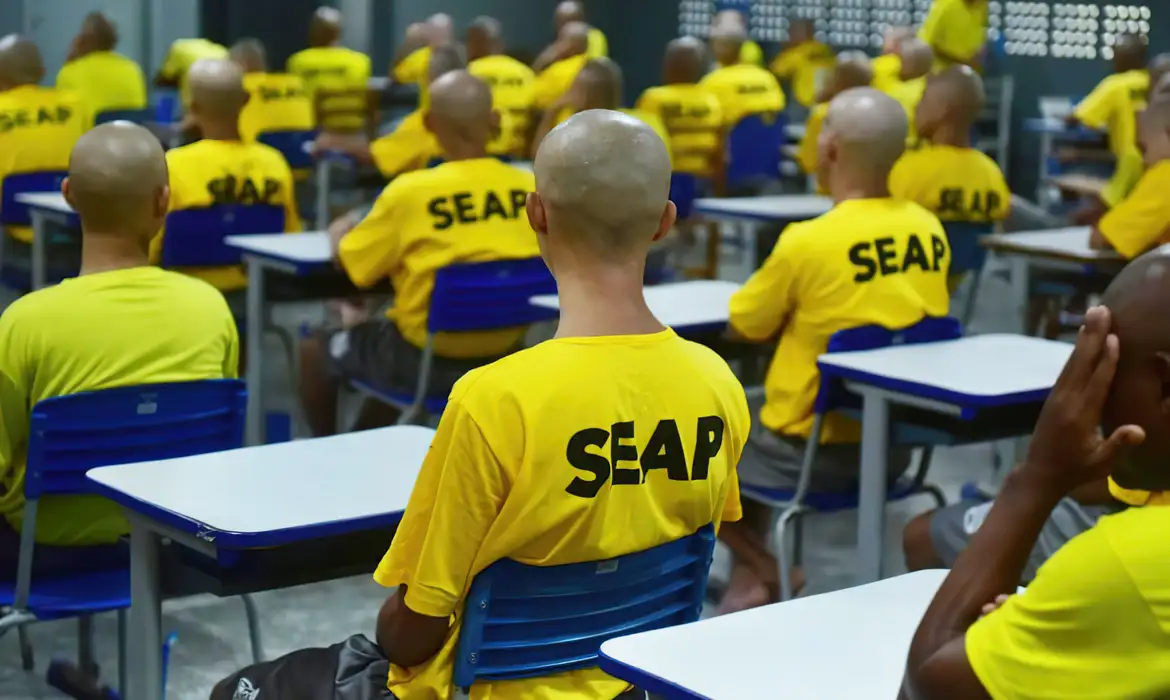 Inep conclui hoje aplicação de provas do Encceja PPL