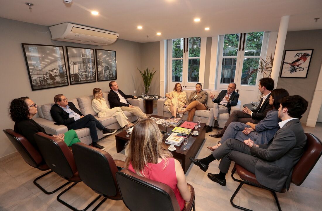 Organizadores do 1&ordm; Fórum de Negócios Familiares visitam a Folha de Pernambuco