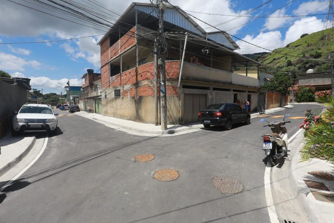 Bairro Senador Camará, na cidade do Rio de Janeiro, teve troca de tiros