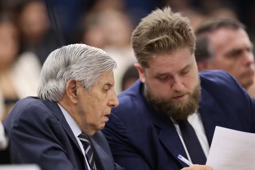 Milanez e o general Augusto Heleno no segundo dia de interrogatórios no STF 