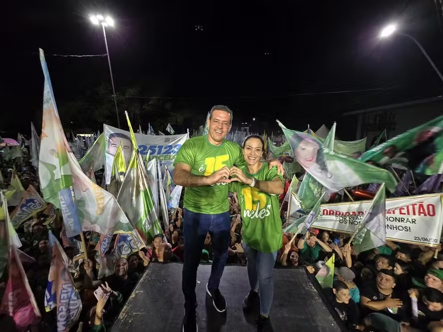 O prefeito de Macapá, Dr. Furlan, durante comício