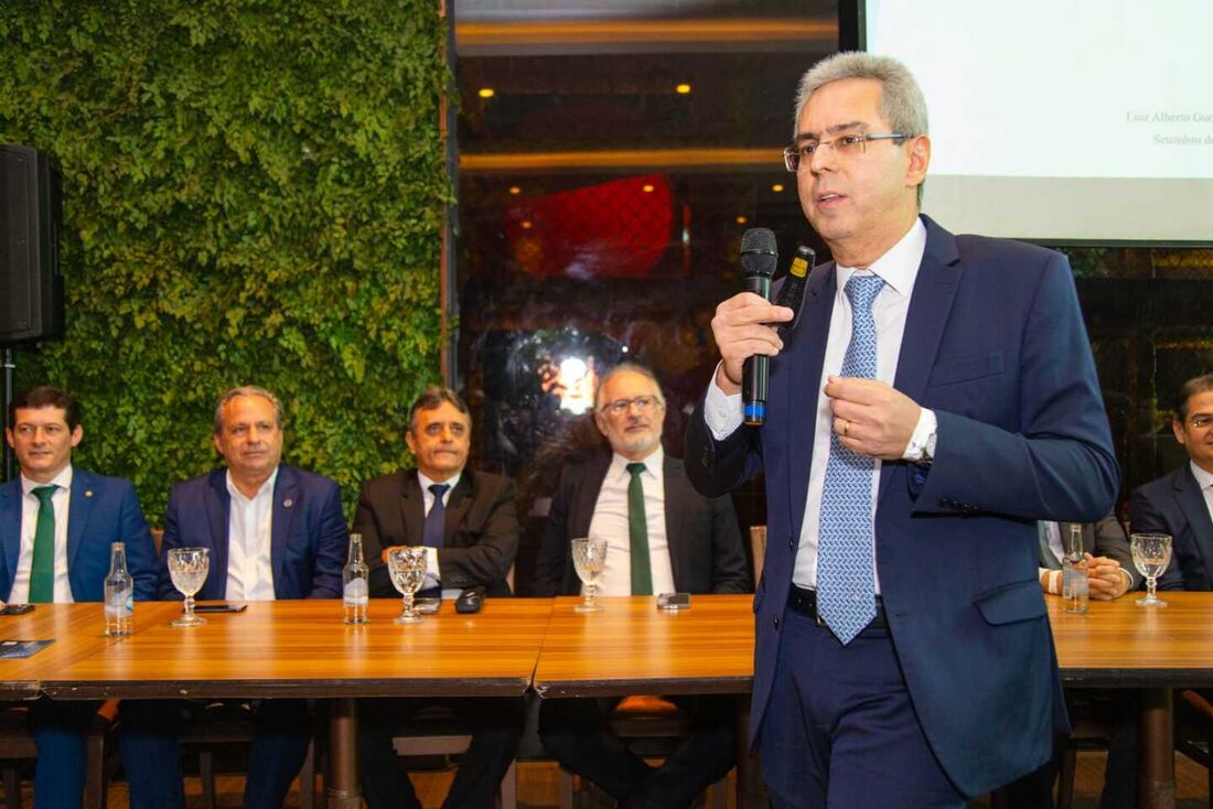 Ministro do STJ defende simplificação e justiça no sistema tributário em evento do Gere