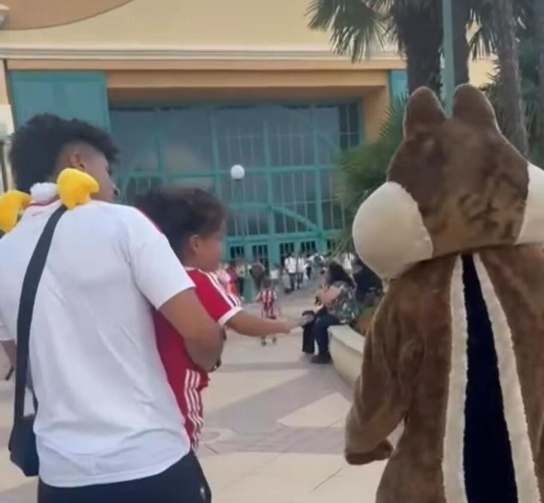 Raphinha publicou vídeos mostrando a situação nos stories da sua conta no Instagram