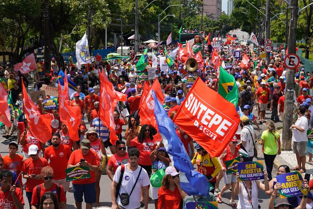 Grito dos Excluídos tomou as ruas da área central do Recife 