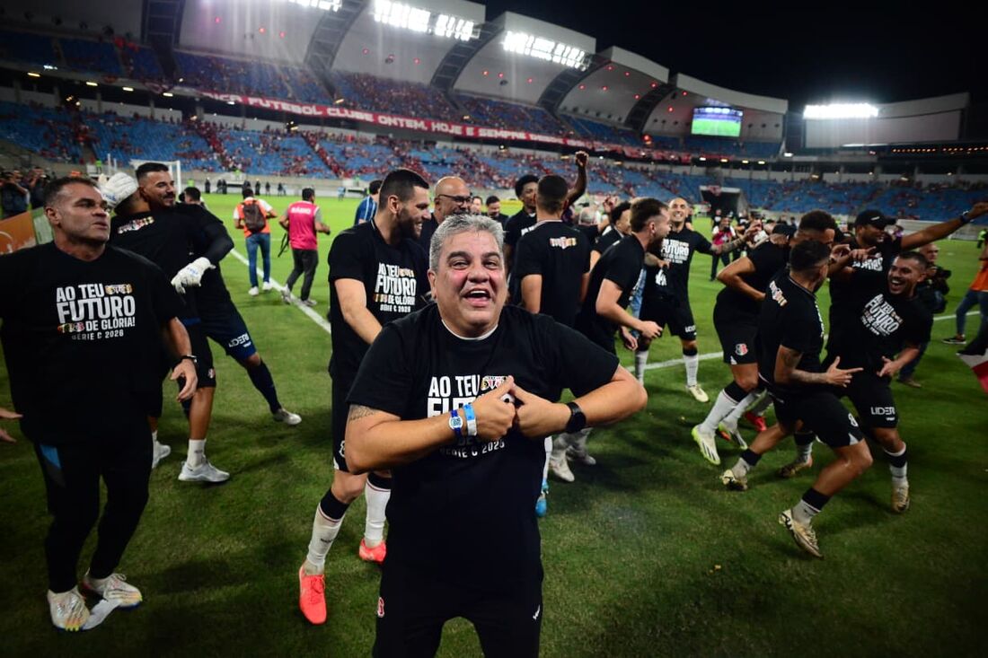 Marcelo Cabo, treinador do Santa Cruz, mira mais conquistas com o clube das três cores 