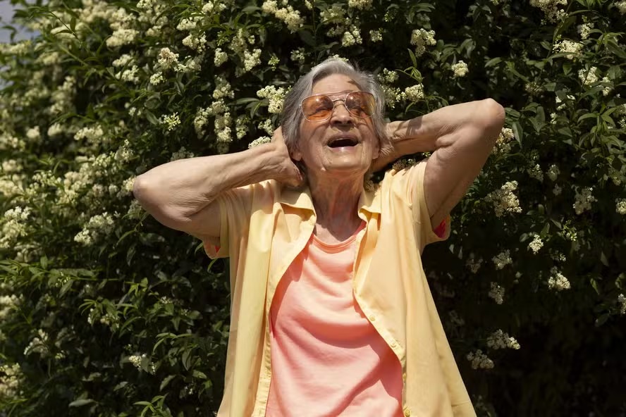 O aumento na expectativa de vida  número médio de anos que a população de uma região ou país consegue viver  vem desacelerando 