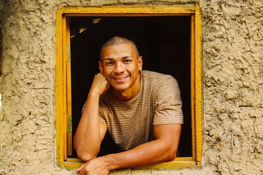 O cantor e compositor piauiense Vavá Ribeiros faz apresentação única com o show" "Calmaria"