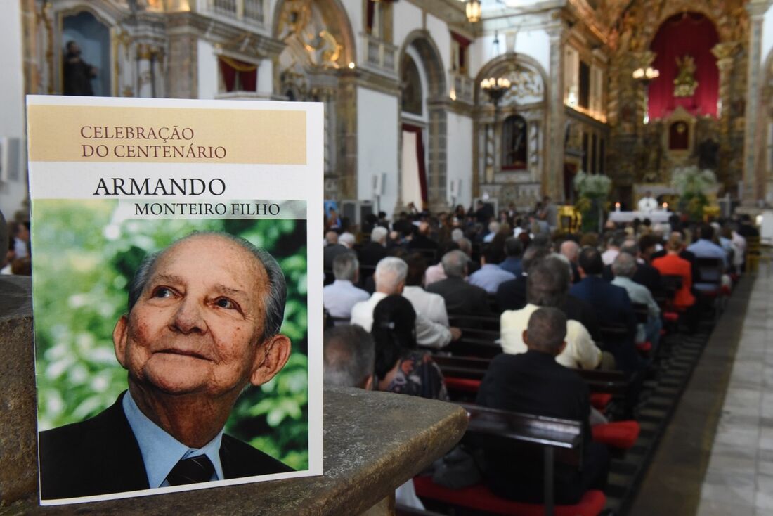 Centenário de nascimento de Armando Monteiro Filho é celebrado com missa solene