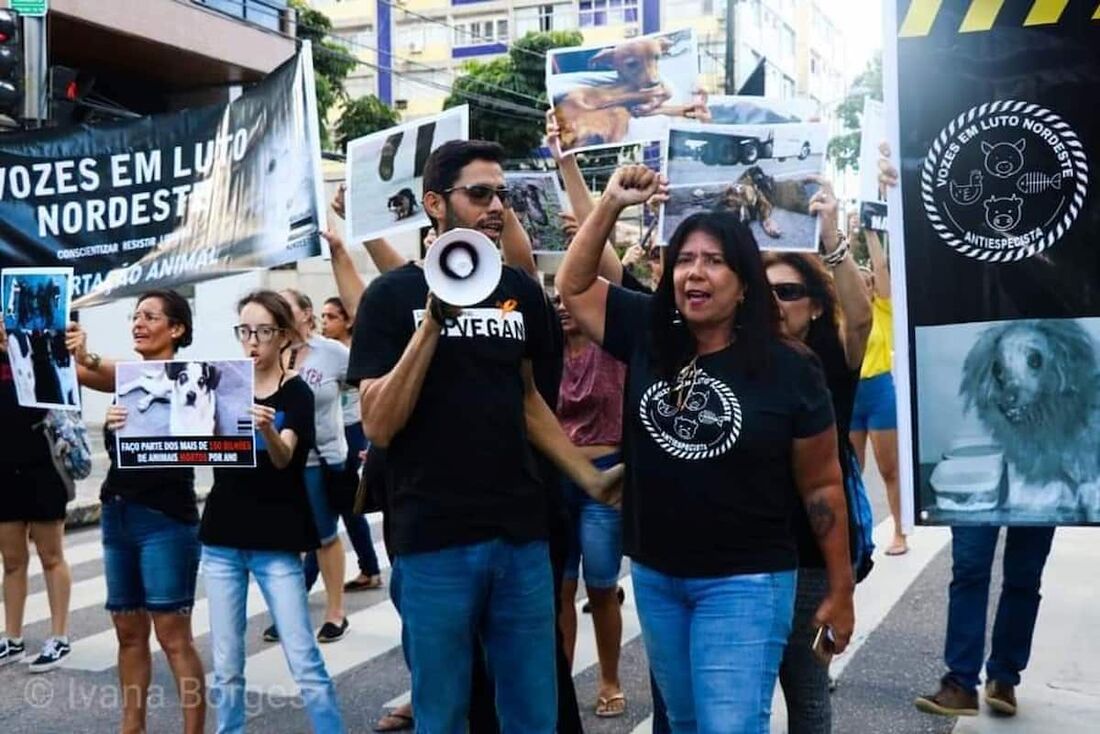Movimento nacional "Brasil Nas Ruas" acontece no Marco Zero do Recife, neste domingo (14)