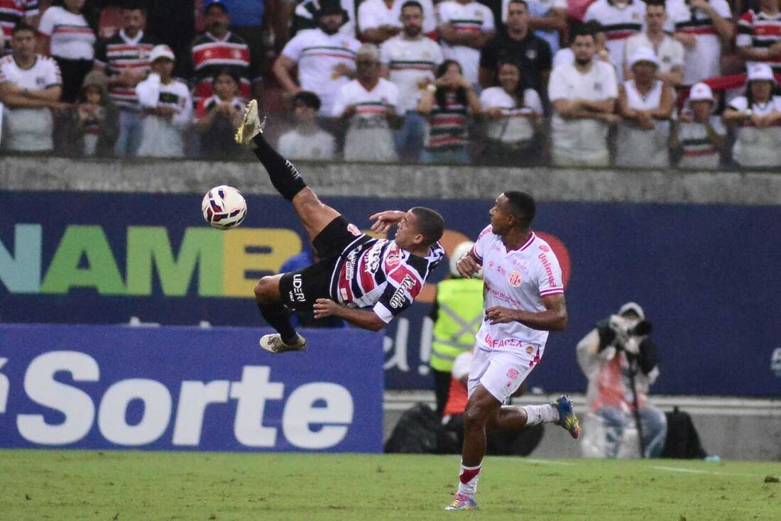 Lateral-direito Toty está suspenso por conta do terceiro cartão amarelo e fica fora do duelo de volta da semifinal 