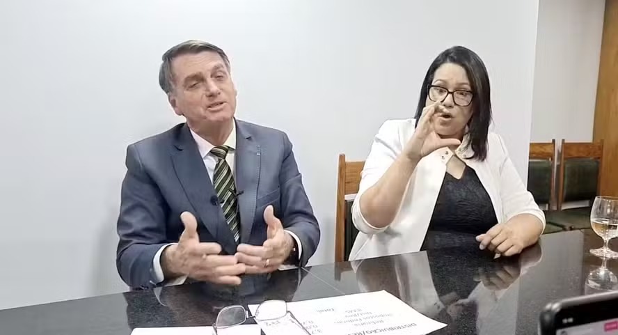 O ex-presidente Jair Bolsonaro durante live