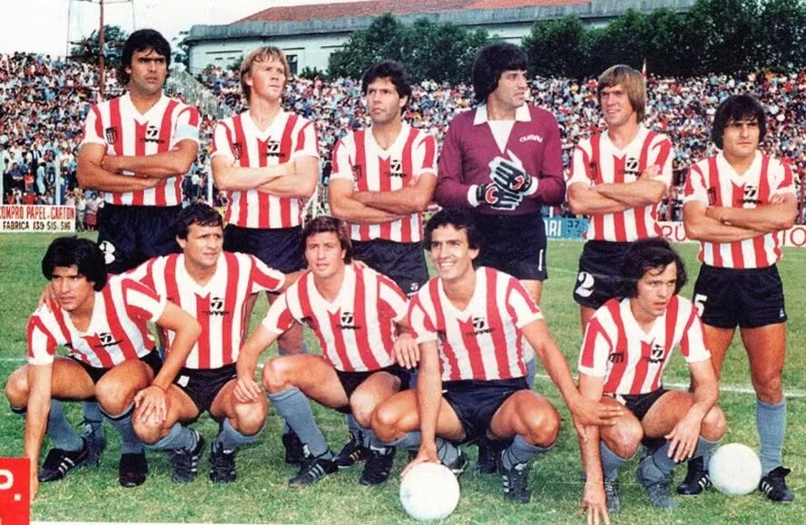 O Estudiantes campeão de 1982, time que teria contado com a mística de Kiricocho