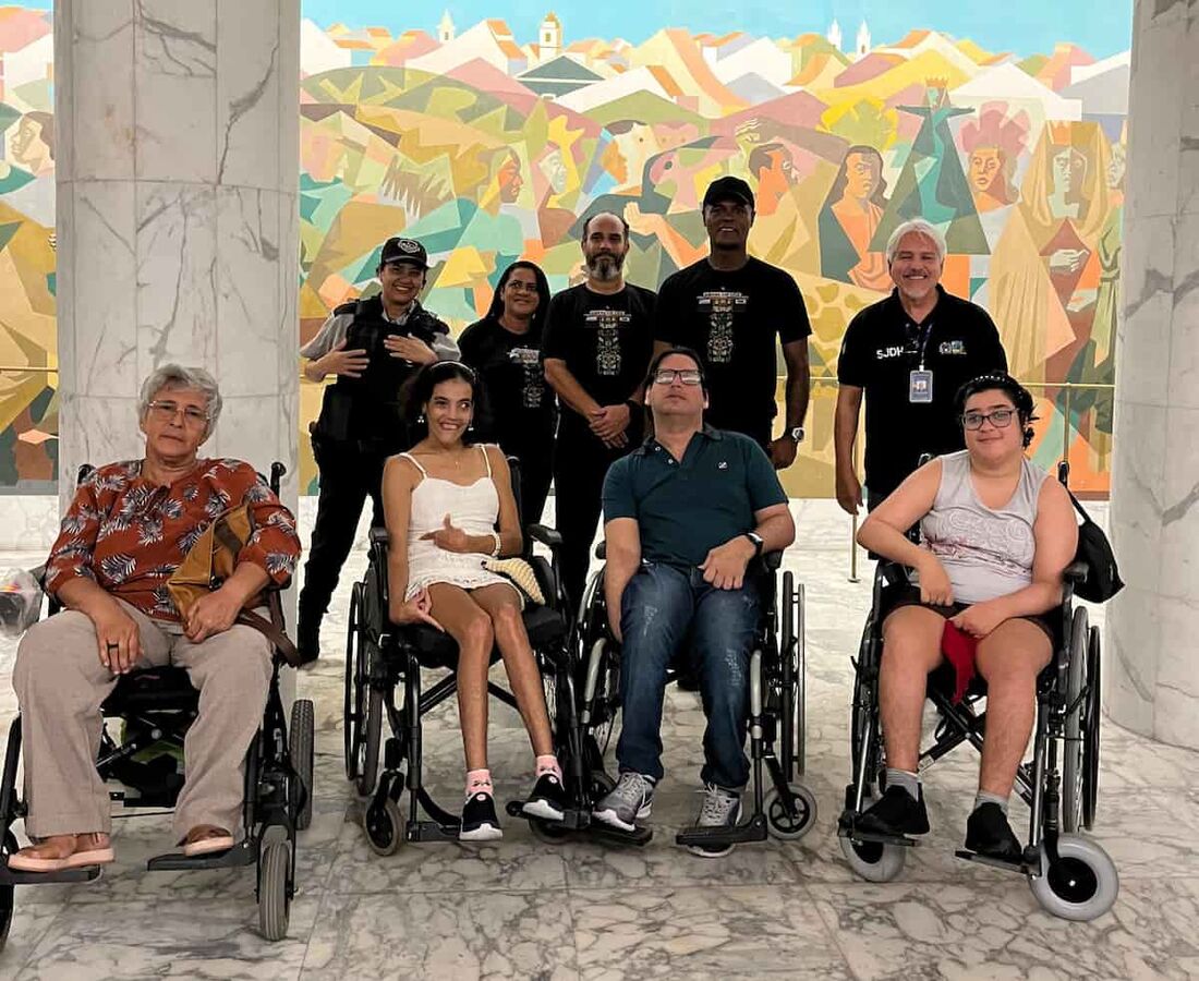 A atividade é aberta a todas as pessoas com deficiência que queiram participar, com direito a um acompanhante.