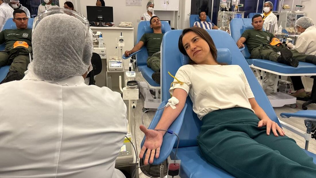 Governadora anuncia investimentos para o Hemope e doa sangue pela primeira  vez - Folha PE