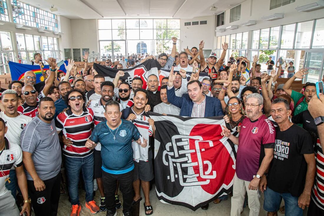 Santa Cruz visita o Santuário de Nossa Senhora da Conceição, no Recife 