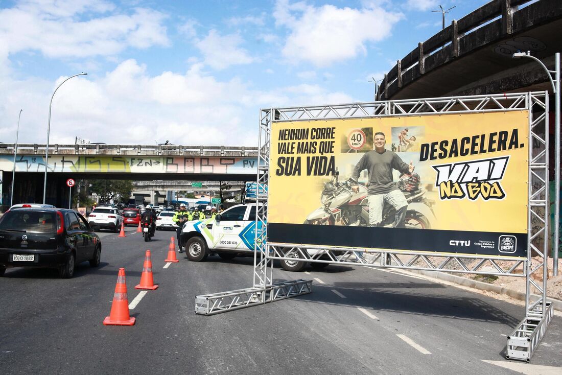 Campanha acontece no centro do Recife