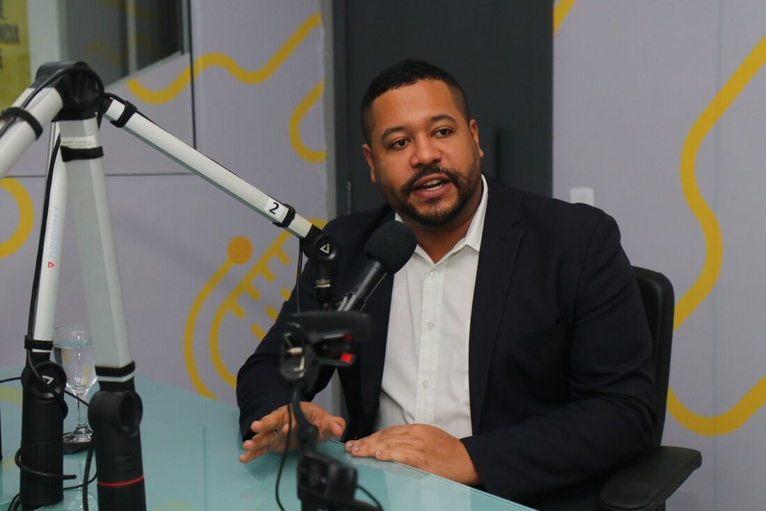 Entrevista com Vinicius Castello