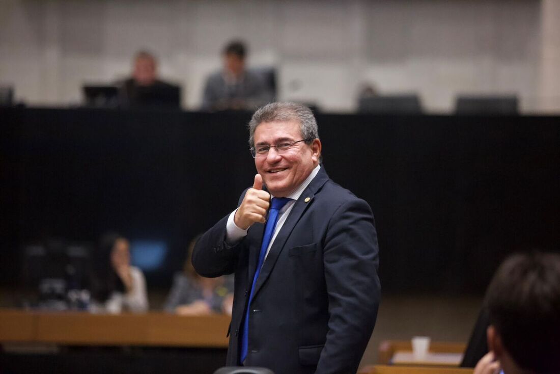 Deputado federal Ossesio Silva