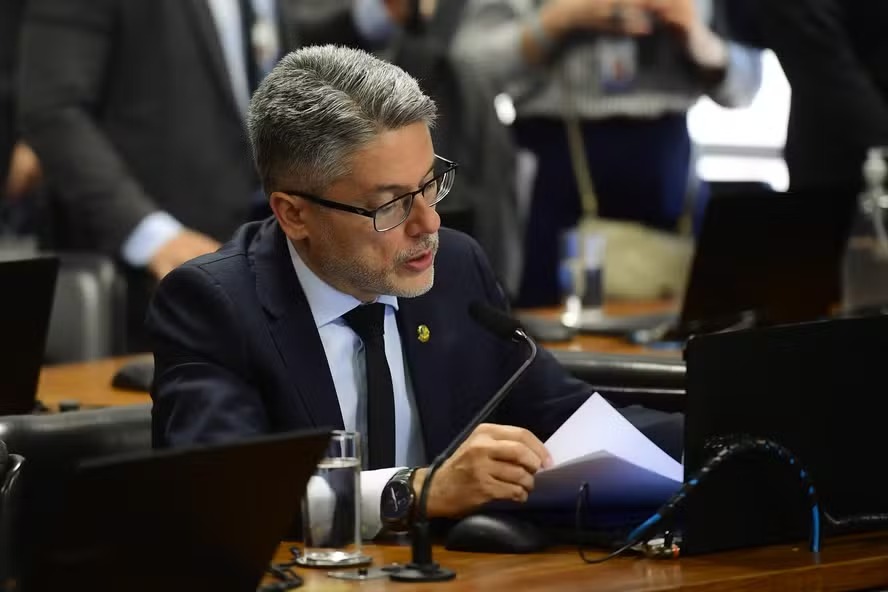 Senador Alessandro Vieira, relator da PEC da Blindagem 