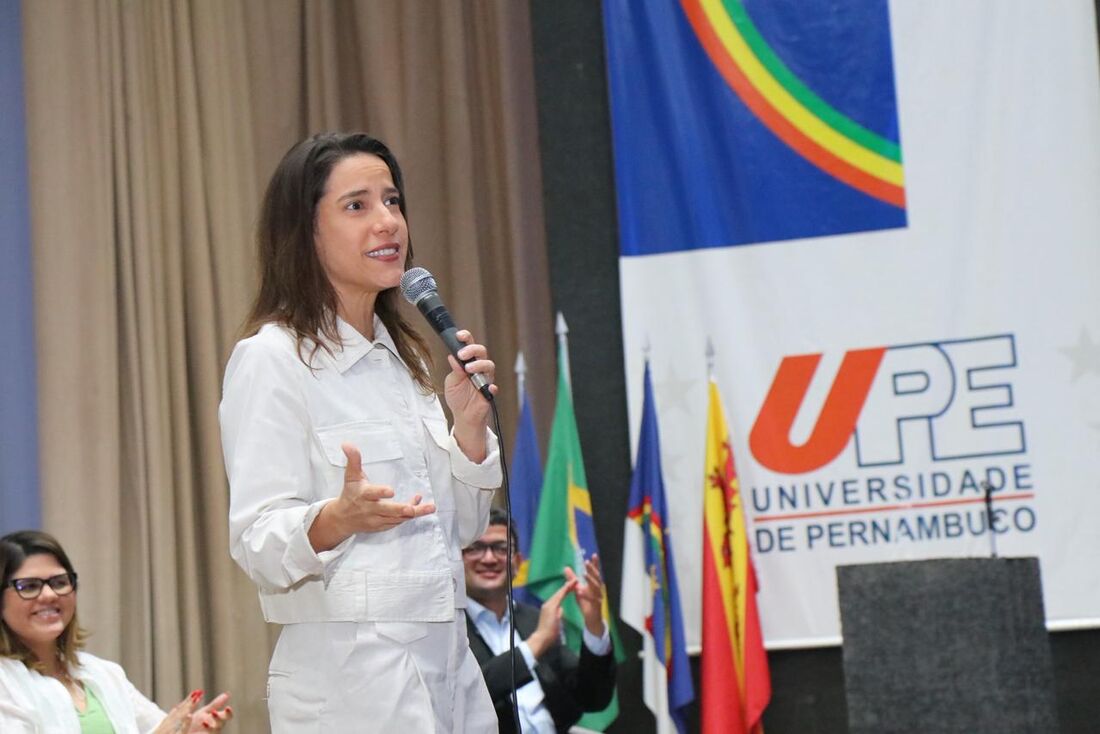 Raquel Lyra discursa no programa de formação para servidores públicos