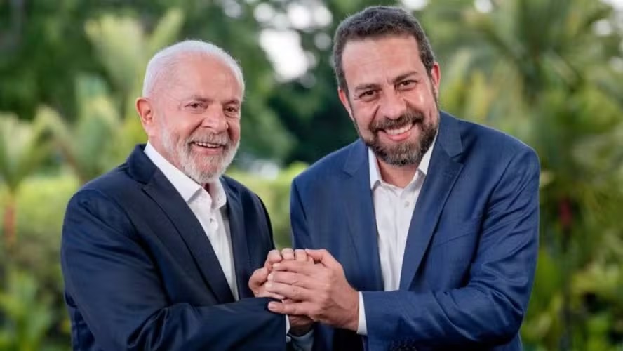 Lula e Guilherme Boulos em gravação no Palácio da Alvorada, em 2024