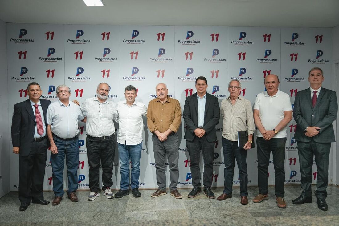 Eduardo da Fonte parabeniza Raquel Lyra pela extinção das faixas salariais de militares